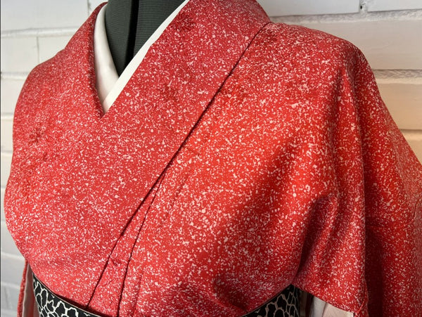 Vintage Japanese Awase Kimono – Deep Red with Scattered Floral & Snow Splash Pattern