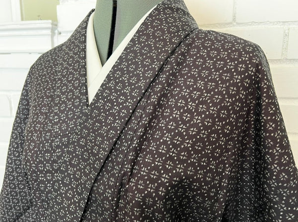 Japanese Vintage Petite Awase Kimono – Kasuri-Style Cross Pattern, Hand-Sewn Cotton Lined Kimono