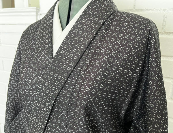 Japanese Vintage Petite Awase Kimono – Kasuri-Style Cross Pattern, Hand-Sewn Cotton Lined Kimono
