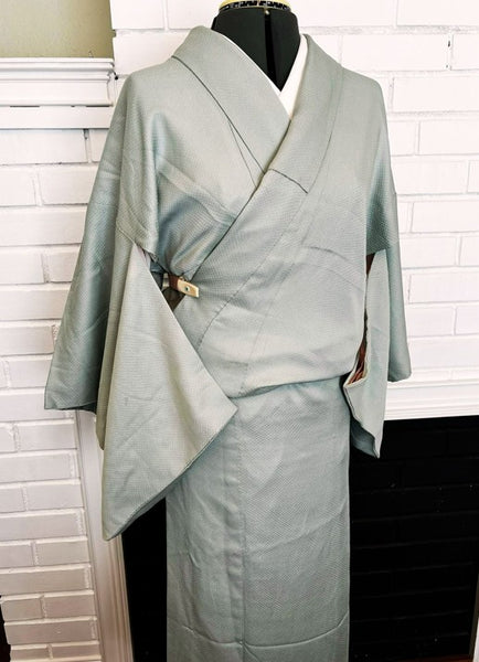 Japanese Vintage Awase Kimono – Mint Green Silk, Subtle Diamond Weave Pattern, Size S-M