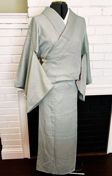 Japanese Vintage Awase Kimono – Mint Green Silk, Subtle Diamond Weave Pattern, Size S-M
