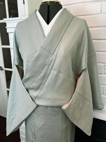 Japanese Vintage Awase Kimono – Mint Green Silk, Subtle Diamond Weave Pattern, Size S-M