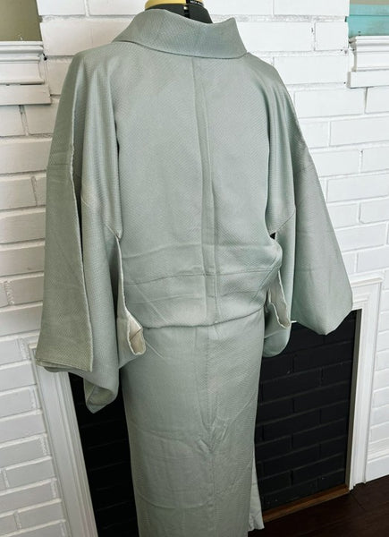 Japanese Vintage Awase Kimono – Mint Green Silk, Subtle Diamond Weave Pattern, Size S-M