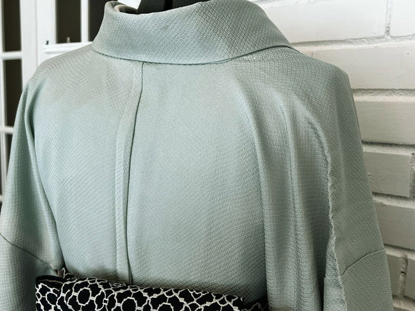 Japanese Vintage Awase Kimono – Mint Green Silk, Subtle Diamond Weave Pattern, Size S-M