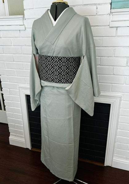 Japanese Vintage Awase Kimono – Mint Green Silk, Subtle Diamond Weave Pattern, Size S-M