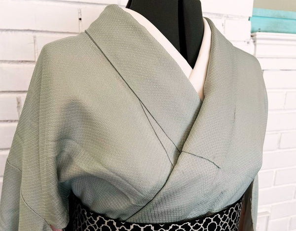 Japanese Vintage Awase Kimono – Mint Green Silk, Subtle Diamond Weave Pattern, Size S-M