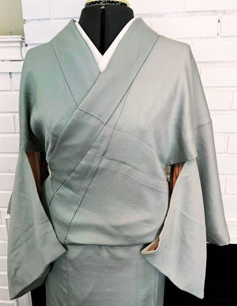 Japanese Vintage Awase Kimono – Mint Green Silk, Subtle Diamond Weave Pattern, Size S-M