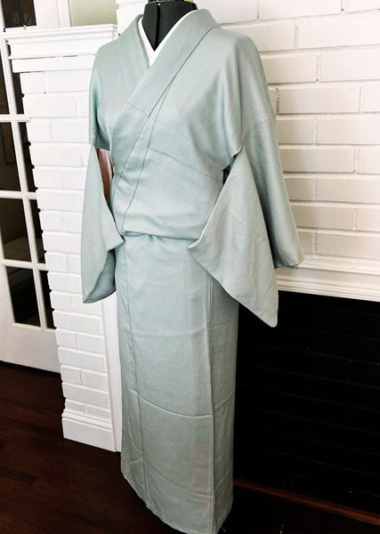 Japanese Vintage Awase Kimono – Mint Green Silk, Subtle Diamond Weave Pattern, Size S-M