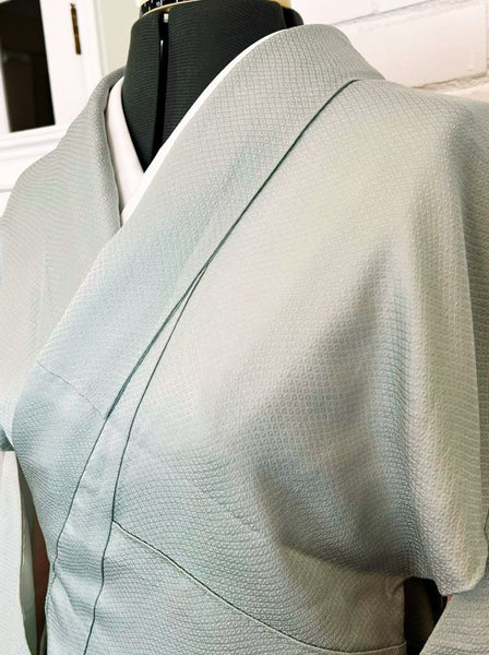 Japanese Vintage Awase Kimono – Mint Green Silk, Subtle Diamond Weave Pattern, Size S-M