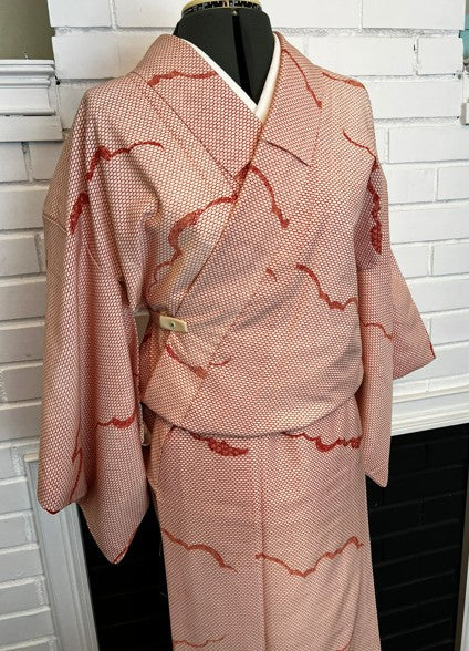 Japanese Vintage Awase Kimono – Salmon Pink Kikko Pattern with Cloud Motif, Size S