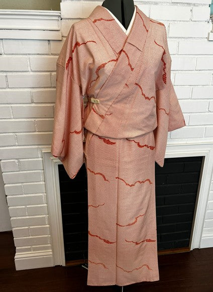 Japanese Vintage Awase Kimono – Salmon Pink Kikko Pattern with Cloud Motif, Size S