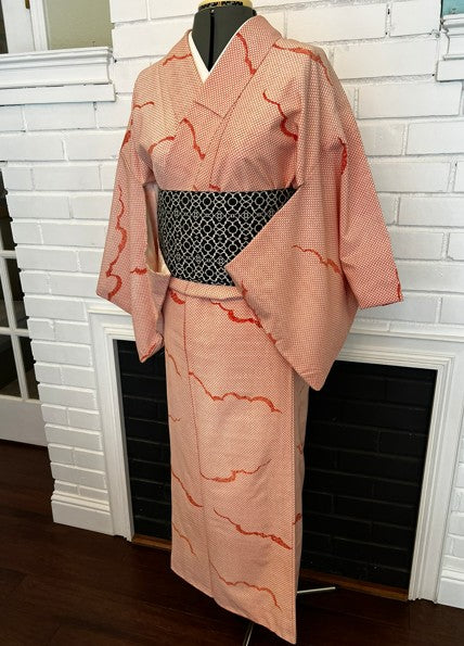 Japanese Vintage Awase Kimono – Salmon Pink Kikko Pattern with Cloud Motif, Size S