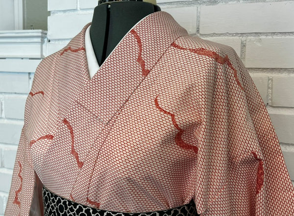 Japanese Vintage Awase Kimono – Salmon Pink Kikko Pattern with Cloud Motif, Size S
