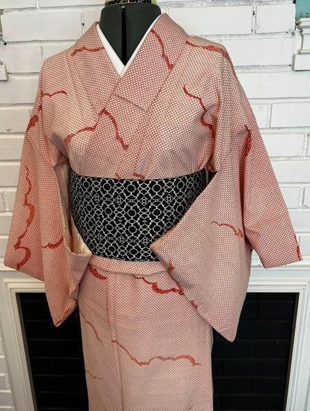 Japanese Vintage Awase Kimono – Salmon Pink Kikko Pattern with Cloud Motif, Size S