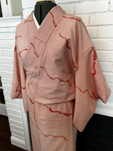 Japanese Vintage Awase Kimono – Salmon Pink Kikko Pattern with Cloud Motif, Size S