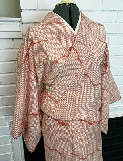 Japanese Vintage Awase Kimono – Salmon Pink Kikko Pattern with Cloud Motif, Size S