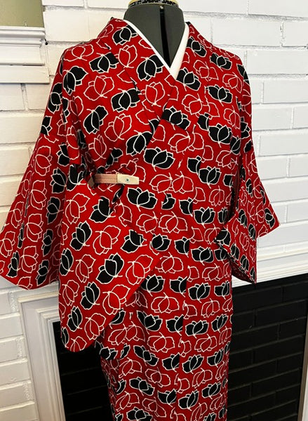 Japanese Vintage Hitoe Kimono – Red with Black & White Lotus Flower Print, 100% Cotton Unlined Kimono, Petite Size