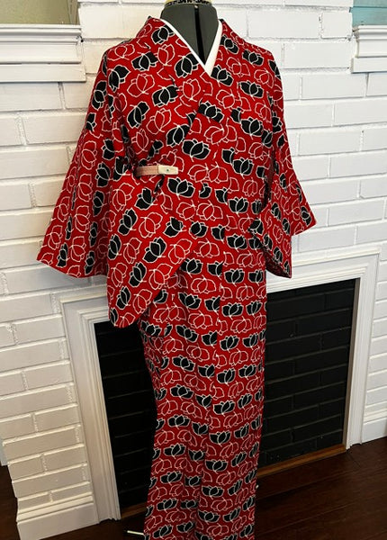 Japanese Vintage Hitoe Kimono – Red with Black & White Lotus Flower Print, 100% Cotton Unlined Kimono, Petite Size