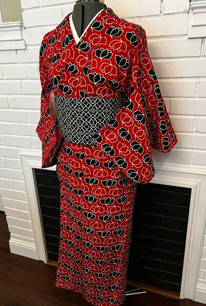 Japanese Vintage Hitoe Kimono – Red with Black & White Lotus Flower Print, 100% Cotton Unlined Kimono, Petite Size
