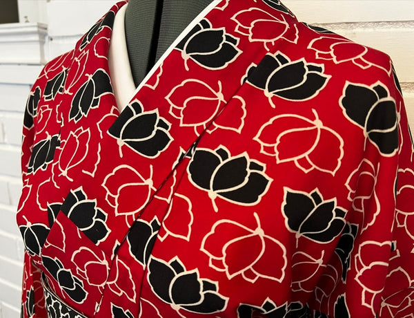 Japanese Vintage Hitoe Kimono – Red with Black & White Lotus Flower Print, 100% Cotton Unlined Kimono, Petite Size