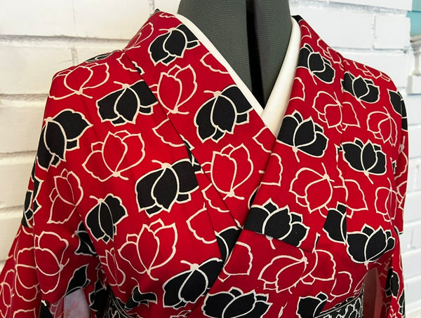 Japanese Vintage Hitoe Kimono – Red with Black & White Lotus Flower Print, 100% Cotton Unlined Kimono, Petite Size