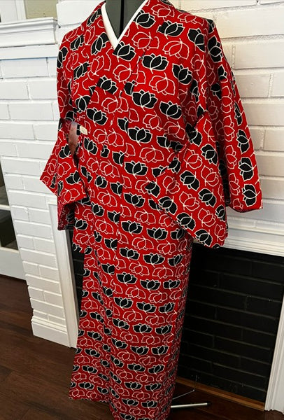 Japanese Vintage Hitoe Kimono – Red with Black & White Lotus Flower Print, 100% Cotton Unlined Kimono, Petite Size