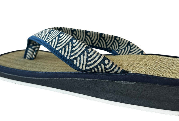 Japanese Men’s Setta Sandals – Tatami Igusa Rush Sandals with Indigo Seigaiha Wave Straps, Size XL