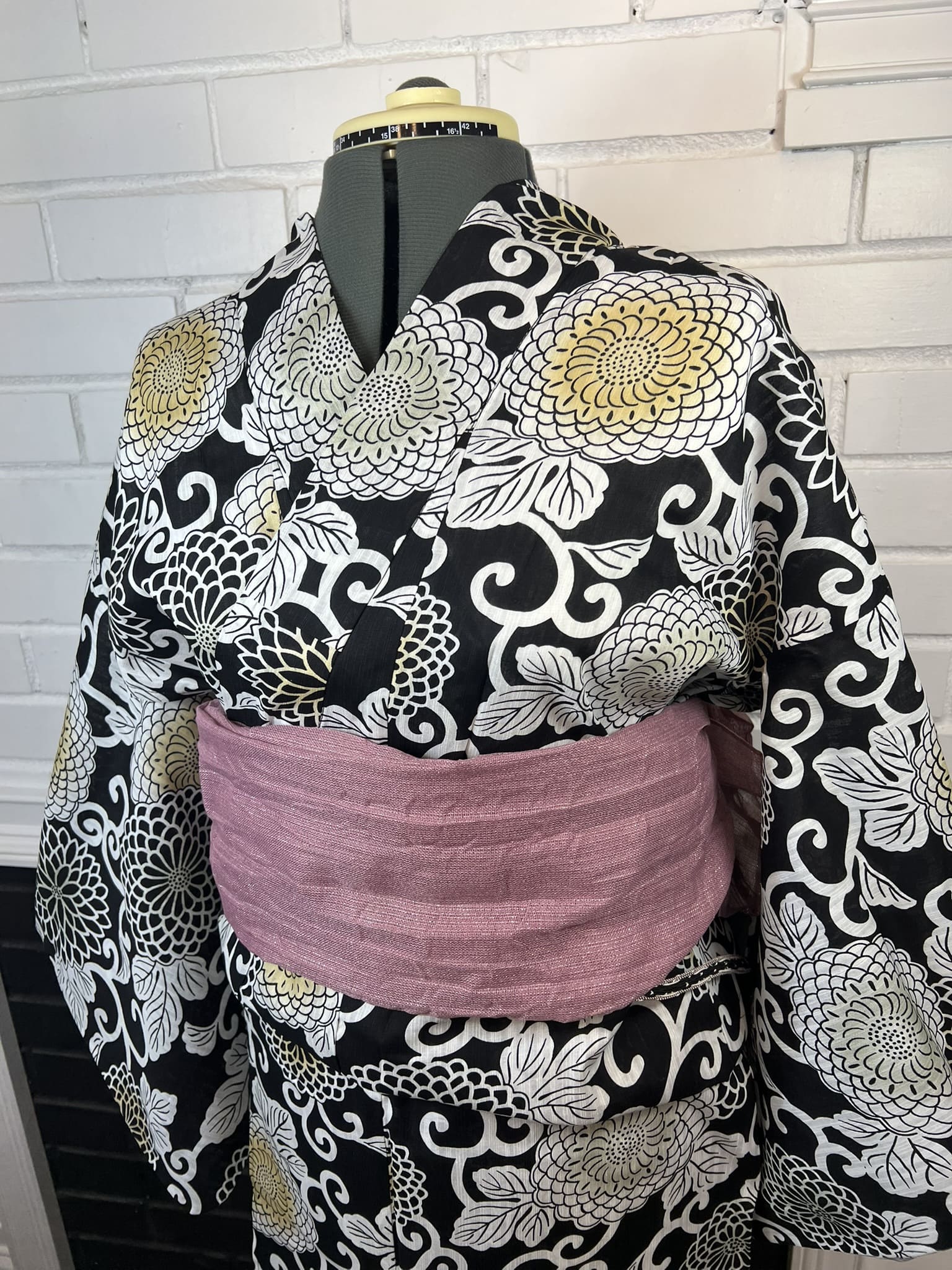 Japanese Yukata – Black with Gold and White Chrysanthemum, Size M-L