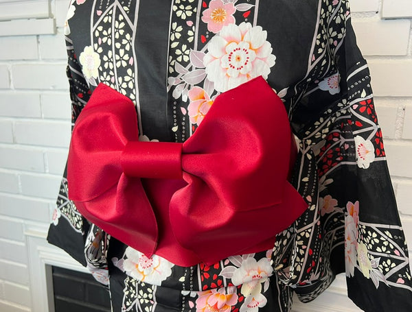 Japanese Yukata & Pre-tied Obi Set – Black Floral Print with Red Satin Bow Obi