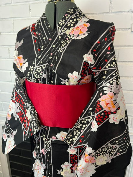 Japanese Yukata & Pre-tied Obi Set – Black Floral Print with Red Satin Bow Obi