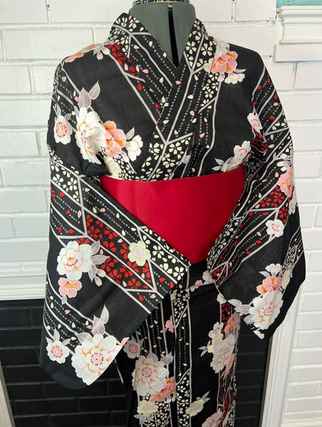 Japanese Yukata & Pre-tied Obi Set – Black Floral Print with Red Satin Bow Obi