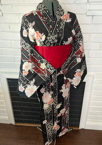 Japanese Yukata & Pre-tied Obi Set – Black Floral Print with Red Satin Bow Obi