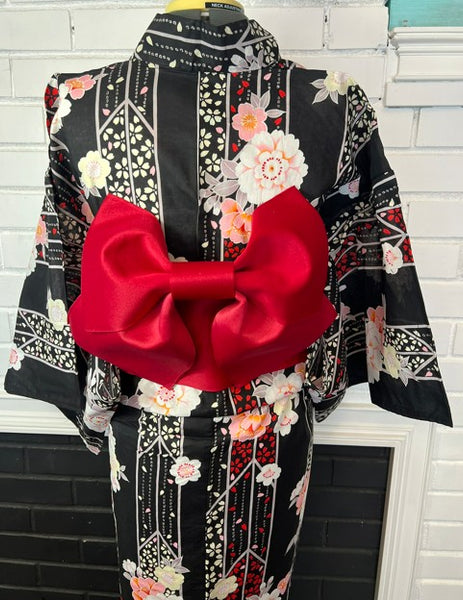 Japanese Yukata & Pre-tied Obi Set – Black Floral Print with Red Satin Bow Obi
