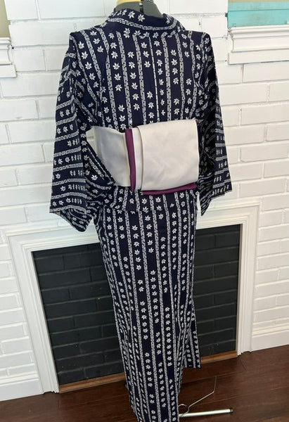 Vintage Japanese Yukata – Deep Navy with White Floral Stripe Pattern