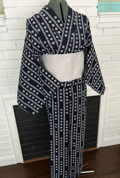 Vintage Japanese Yukata – Deep Navy with White Floral Stripe Pattern