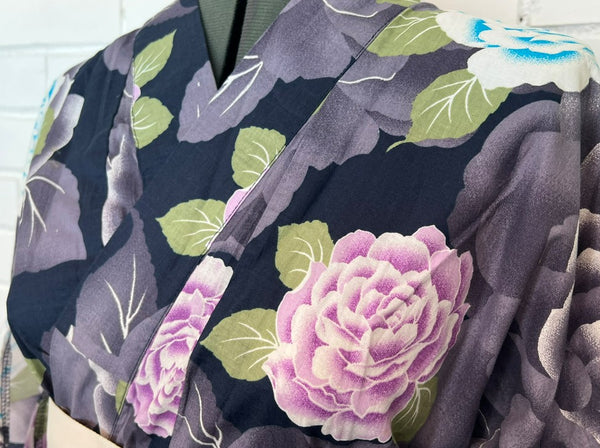 Japanese Vintage Yukata – Large Rose Print on Gray, Women's Cotton Kimono