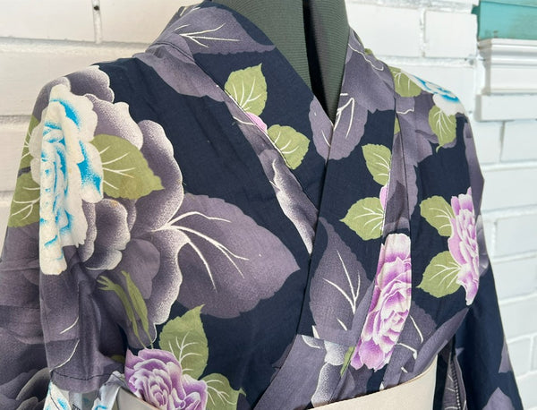 Japanese Vintage Yukata – Large Rose Print on Gray, Women's Cotton Kimono