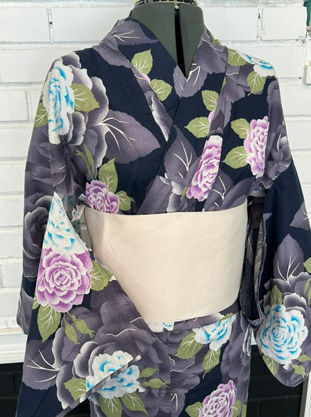 Japanese Vintage Yukata – Large Rose Print on Gray, Women's Cotton Kimono