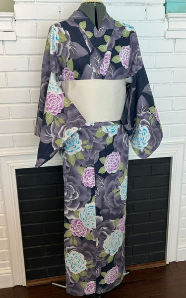 Japanese Vintage Yukata – Large Rose Print on Gray, Women's Cotton Kimono