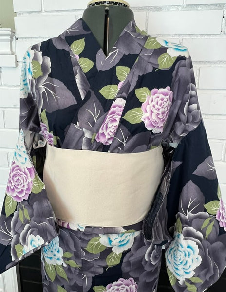 Japanese Vintage Yukata – Large Rose Print on Gray, Women's Cotton Kimono
