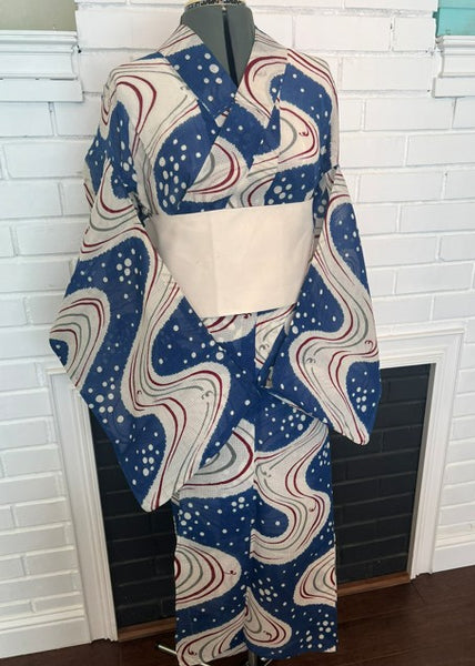 Japanese Vintage Yukata – Blue & White Swirl Wave Print, Petite Size Cotton Kimono, Hand-Sewn