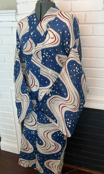 Japanese Vintage Yukata – Blue & White Swirl Wave Print, Petite Size Cotton Kimono, Hand-Sewn